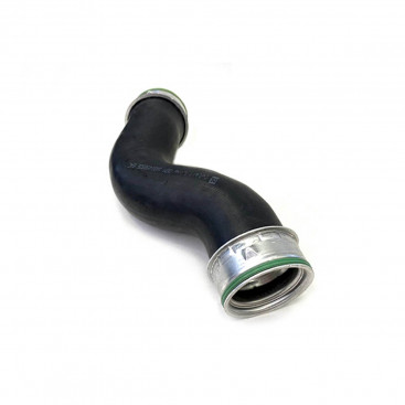 Патрубок интеркулера AUDI A3 8PA SPORTBACK 04-13, VW Golf V 03-09, PASSAT B6 05-10